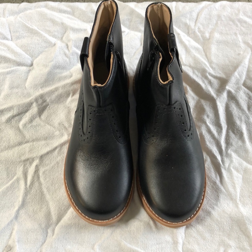 Never worn ELEPHANTITO boot